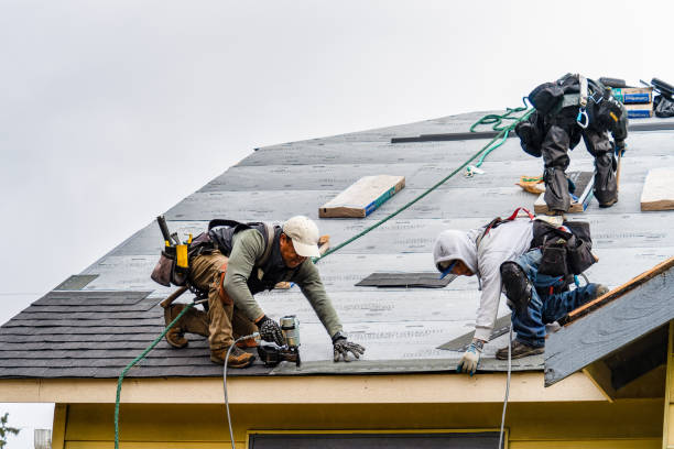 Professional Roofing technician working in Hope, NJ